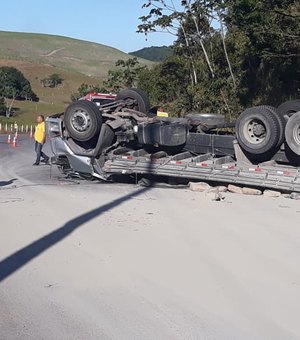 Capotamento de caminhão na AL 465 deixa cinco pessoas feridas em Porto Calvo 