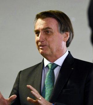 Bolsonaro reage a fala de Huck e cita compra de jatinho