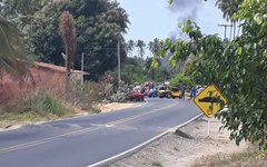 Rodovia AL 101 Norte é bloqueada em São Miguel dos Milagres