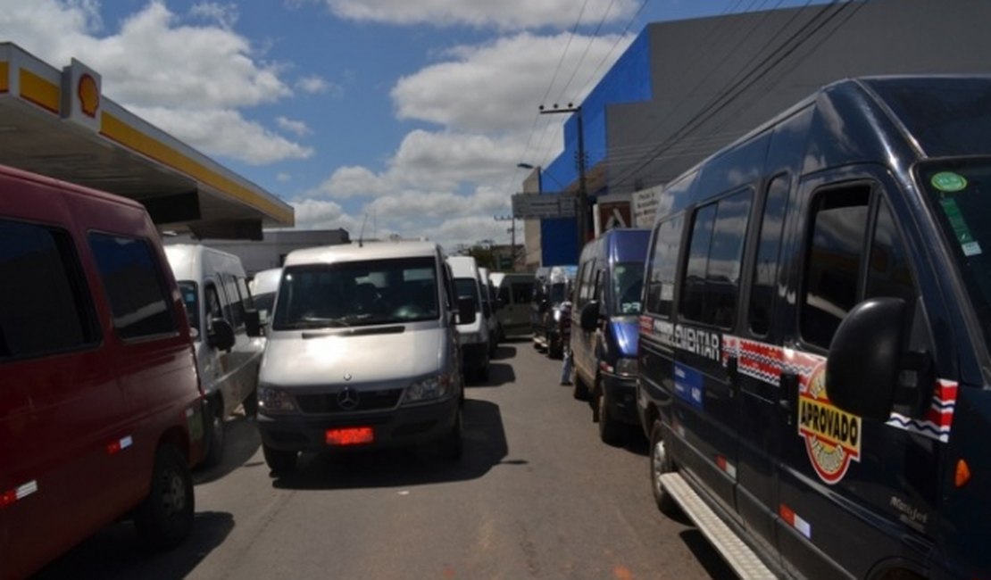 Justiça determina que motoristas da Coopervan podem transportar passageiros