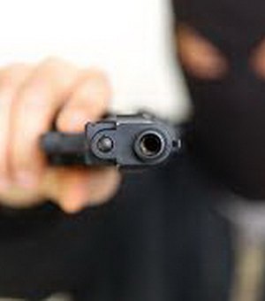Homens armados roubam motocicleta em Arapiraca
