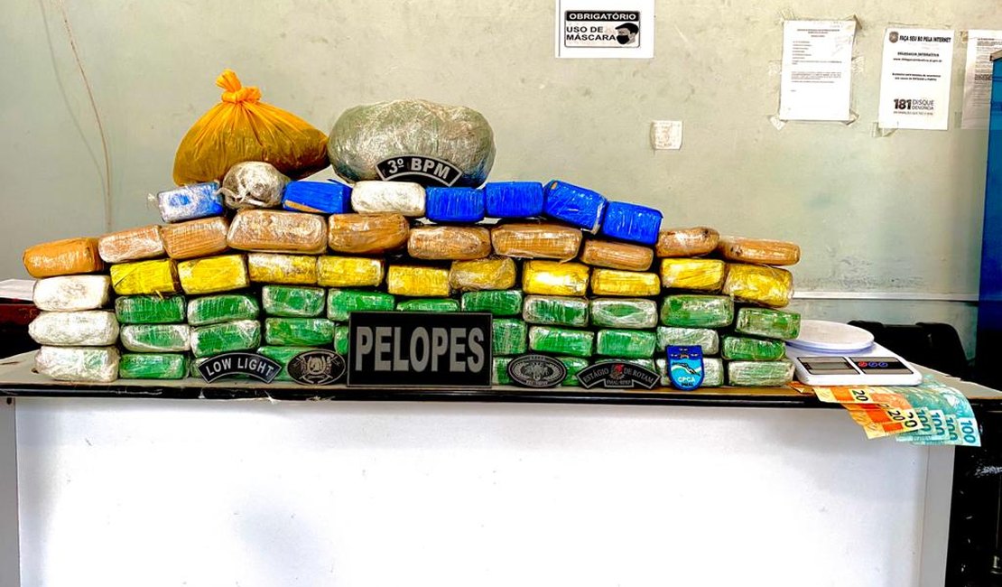 Polícia encontra 50 kg de maconha dentro de residência em Arapiraca