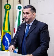 Leonardo Dias aprova lei que proíbe expulsão de entregadores por aplicativo sem direito à defesa