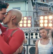 Nego do Borel dá beijão em 'boy magia' no novo clipe de 'Me Solta'