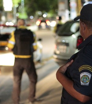 Operação integrada combate estacionamento irregular em vias de Maceió