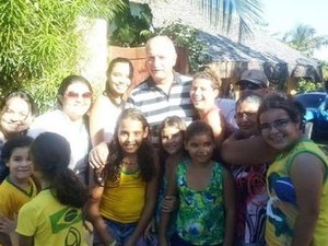 Helicóptero, lancha e emoção: a visita de Felipão ao interior do Ceará