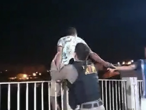 Policiais conseguem impedir que homem se jogue de ponte em Santana do Ipanema