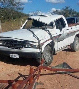 Capotamento de veículo deixa 25 pessoas feridas no Sertão