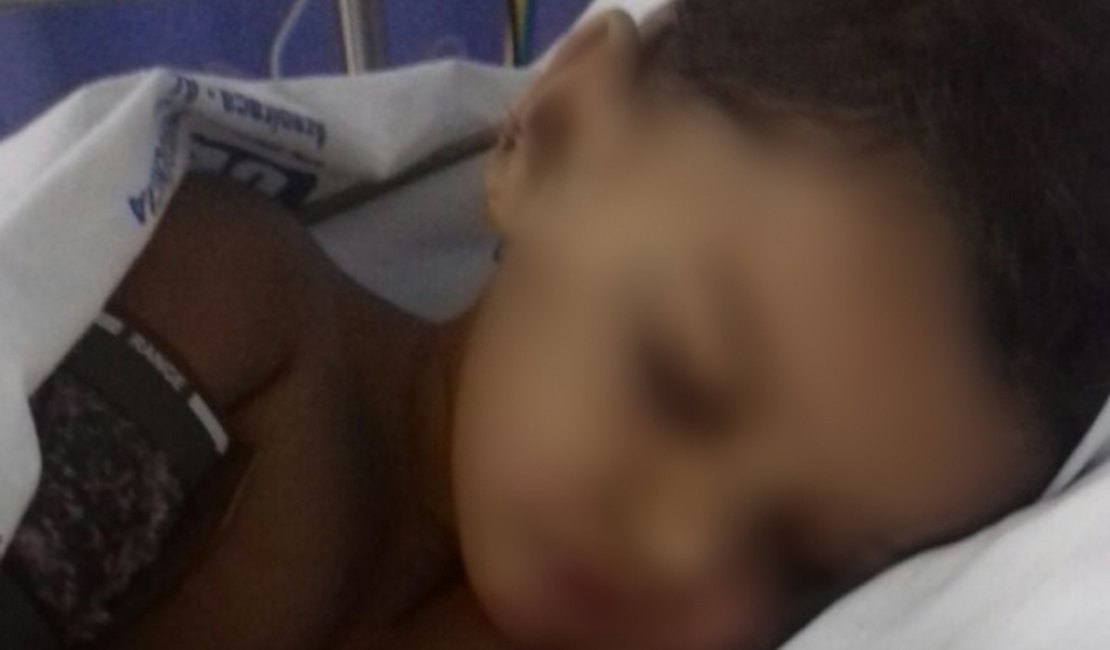 Criança atingida por bala durante atentado sai da UTI e se recupera em hospital