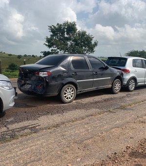 [Vídeo] Seis carros se envolvem em acidente na AL 110, na zona rural de Arapiraca  