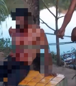 [Vídeo] População espanca homem suspeito de estuprar criança na Barra de Santo Antonio