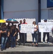 Professores cobram reajuste salarial na cidade de Atalaia
