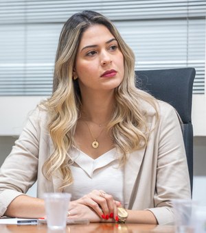 Advogada Camila Porciúncula assume Superintendência de Iluminação Pública de Maceió