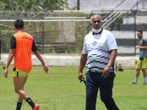 Ademir Fonseca aguarda regularização de jogadores no ASA