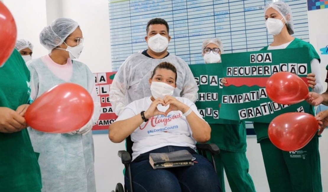 Dez pacientes manauaras receberam alta dos hospitais Metropolitano e da Mulher