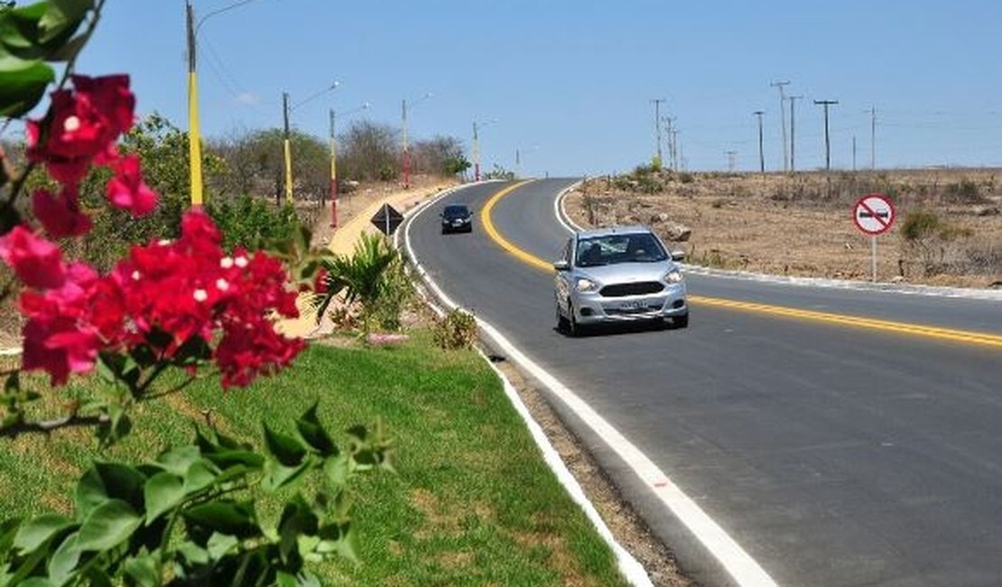 Governador afirma que vai duplicar rodovia entre Arapiraca e São Miguel