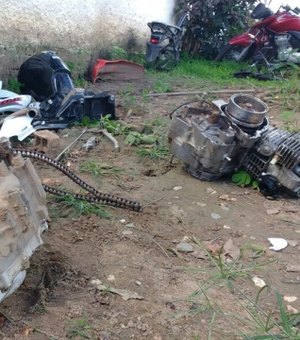 Radialista descobre que moto roubada virou carcaça