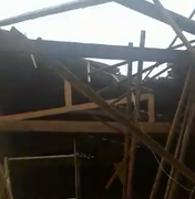 [Vídeo] Teto de filarmônica desaba no Centro de Marechal Deodoro 