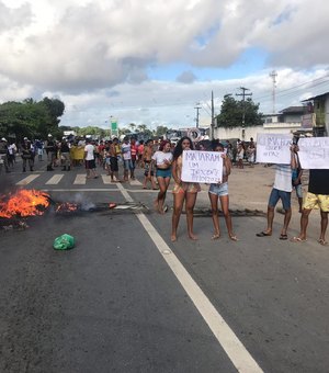 Família de criança vítima de homícidio protesta em Maceió