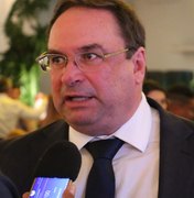Vice-governador Luciano Barbosa testa positivo para covid-19