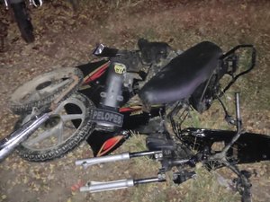 [Vídeo] Suspeito é preso em flagrante ao desmontar moto furtada em frente à empresa de telemarketing