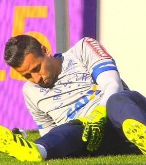 Com ruptura no joelho direito, Fábio não joga mais este ano pelo Cruzeiro