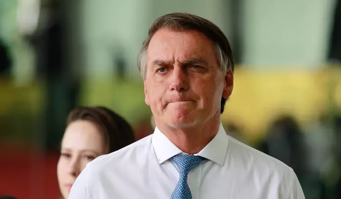 Bolsonaro pede afastamento de Moraes de inquérito sobre golpe