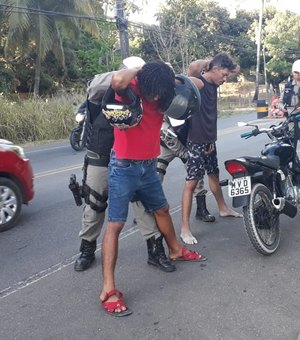 Homem com sinais de embriaguez passa falsa identidade para polícia e é preso em Maceió