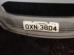 Carro de locadora é usado por criminosos para assaltar supermercado no Agreste