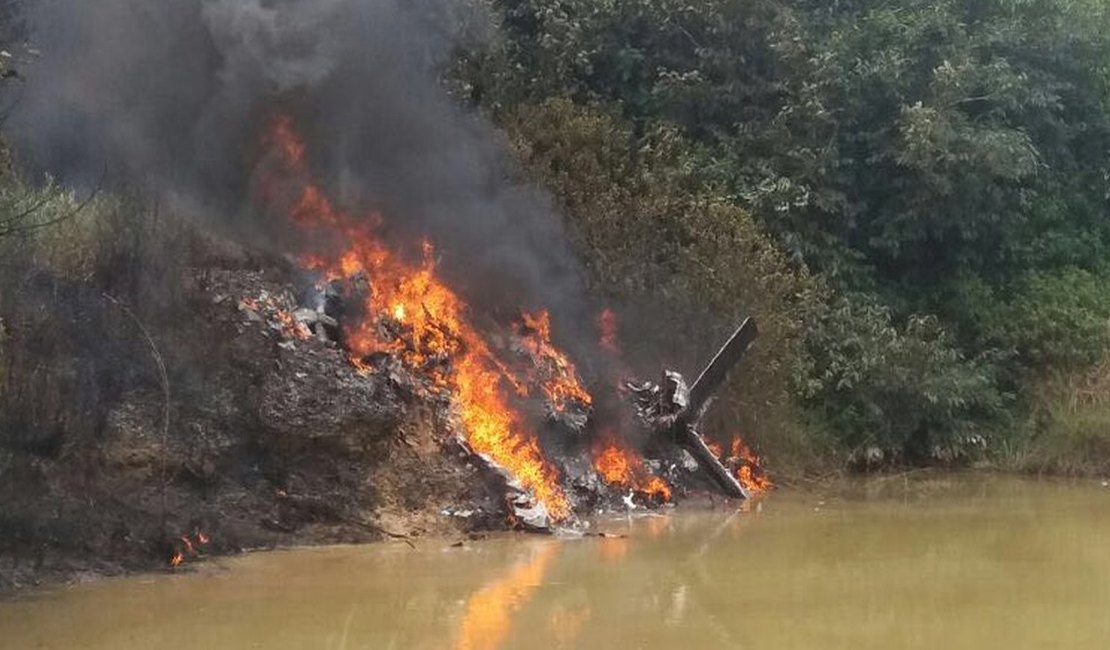 Avião cai, explode e mata três pessoas em Itaituba, no PA