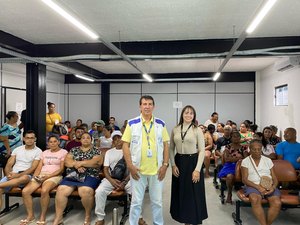 Vendedores de pescados de mercados públicos participam de curso de boas práticas de alimentos