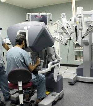 Paciente morre após erro de robô durante cirurgia cardíaca