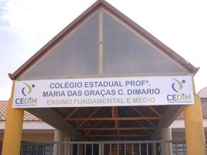 Adolescentes armados com machados invadem escola no Paraná