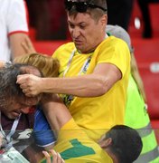 Em jogo de Brasil e Sérvia grupo sai na porrada