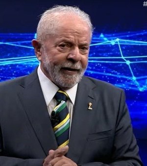 'Pode ter havido roubo na Petrobras', diz Lula em debate