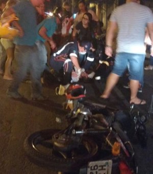 Três pessoas ficam feridas em colisão entre motocicletas