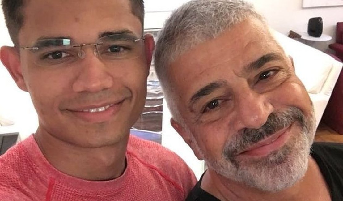 Lulu Santos oficializa união estável com Clebson Teixeira e diz nascer de novo