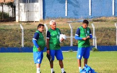 Flávio Araújo técnico do CSA faz mudanças n equipe
