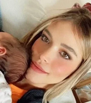 Carol Dias mostra rosto da filha com Kaká pela primeira vez