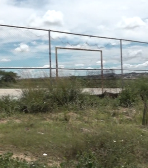 [Vídeo] Moradores denunciam abandono de quadra em conjunto residencial de Arapiraca