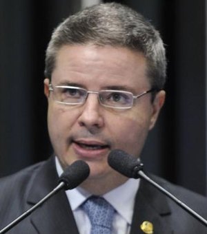 Senador tucano é eleito relator do processo de impeachment de Dilma