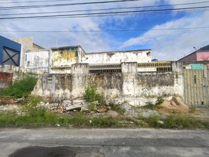 Imóveis abandonados colocam população em risco e devem ser denunciados
