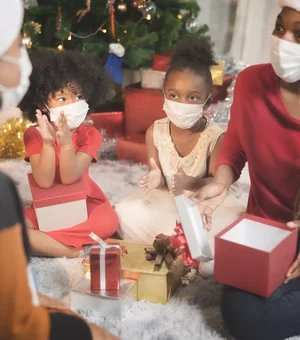 Cuidados ainda são necessários na ceia de Natal em meio a Influenza e Ômicron