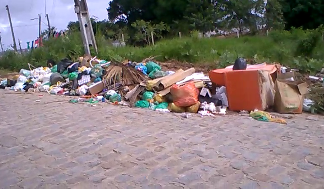 Moradores e Prefeitura divergem sobre coleta de resíduos em Fernão Velho