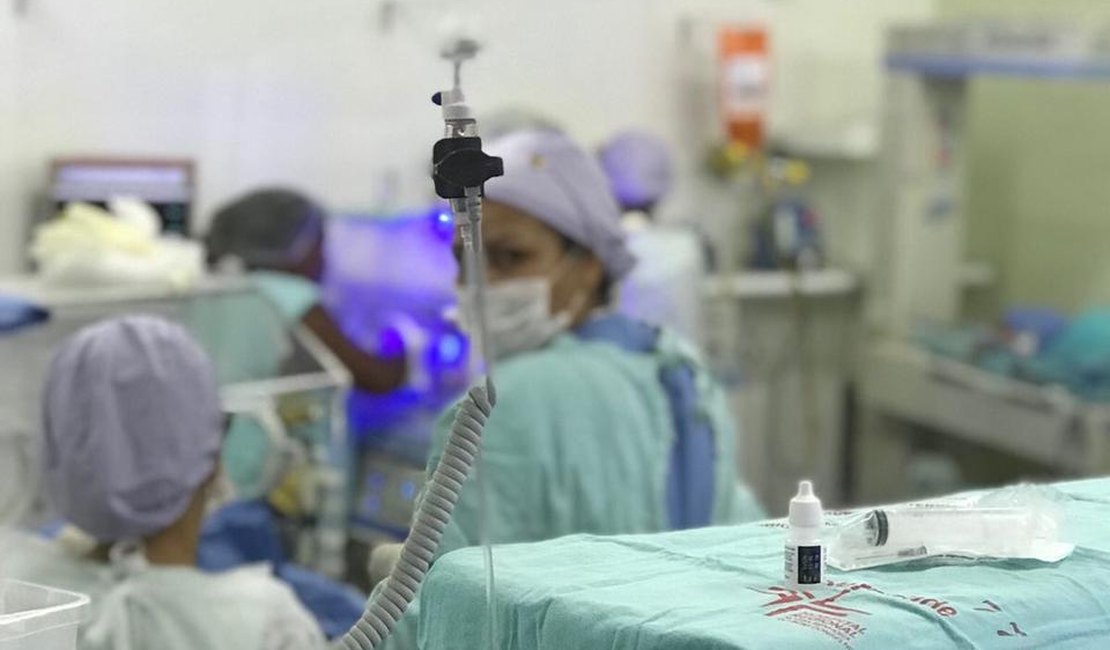 Bebê com cardiopatia de Arapiraca é transferido para hospital em Recife