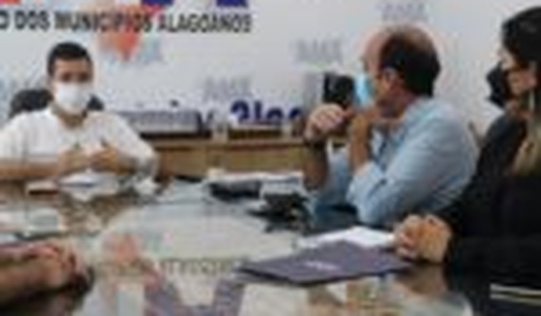 AMA renova parcerias para oferecer mais capacitações aos servidores municipais
