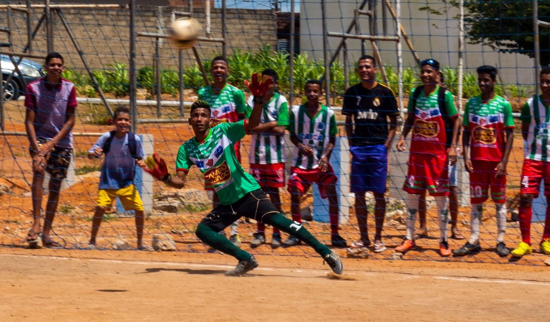 Escolinha de Futebol cria oportunidades para jovens do Brisa do Lago