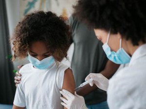 Vacina da Pfizer em crianças de 5 a 11 anos atende a critérios, diz FDA