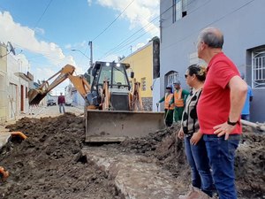 Obra de esgotamento sanitário vai melhorar qualidade de vida de moradores da parte baixa de Penedo