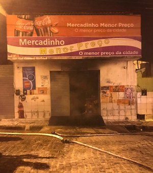 Incêndio danifica estrutura de estabelecimento comercial, em Santana do Ipanema 